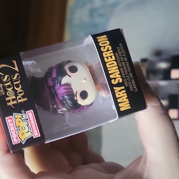 Funko Pop Hocus Pocus 2 Sanderson Sisters Keychain Set - Picture 2 of 8
